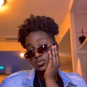 Meet your Posher, Rayana